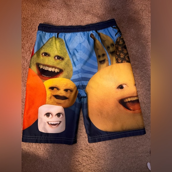 Size 6 Swim trunks - Picture 2 of 3